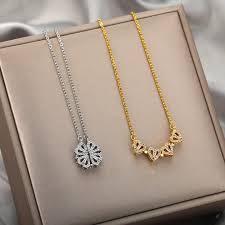 ZGE-923 Korean Magnetic 4 Leaf Clover Pendant Necklace- Golden