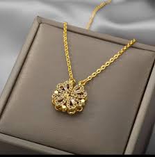 ZGE-923 Korean Magnetic 4 Leaf Clover Pendant Necklace- Golden